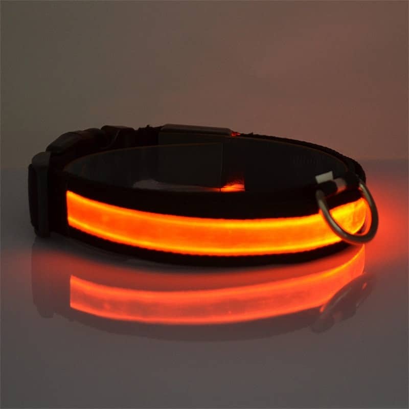 Collier lumineux LED orange allumé
