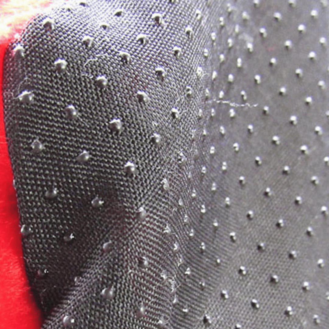 Dessous antidérapant du panier en forme de fraise pour chien et chat