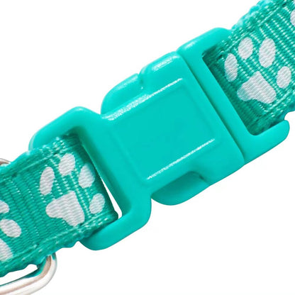 Attache fermoir du collier pour chat avec clochette