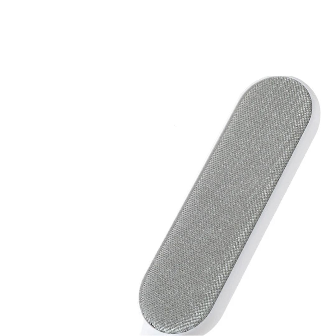 Matière velours de qualité de notre brosse anti-poils