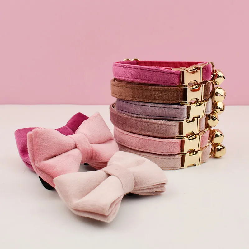 Collection de collier en velours avec noeud pour chat