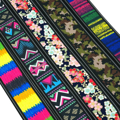 Différents coloris de notre collier large à motif pour chien