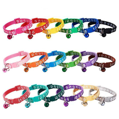 Gamme entière des couleurs du collier pour chat avec clochette
