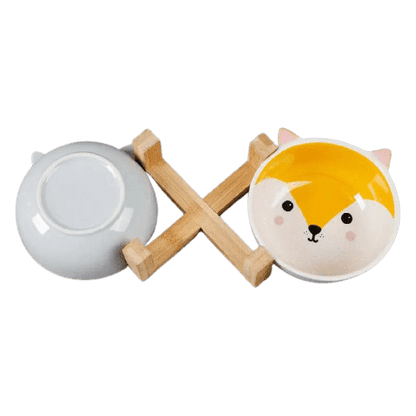 Dessus et dessous du bol en céramique pour animaux