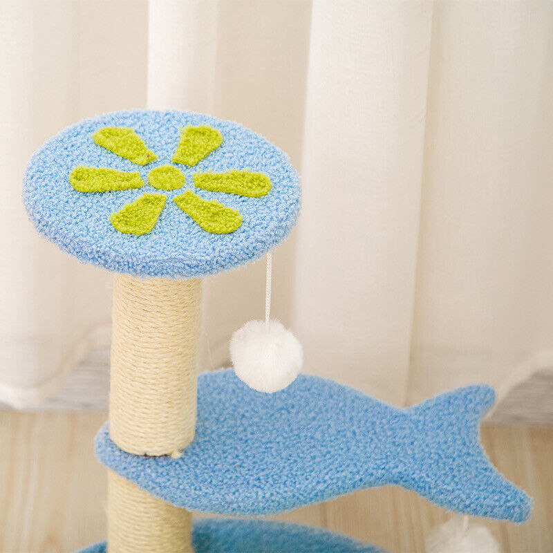 Petit arbre à chat offrant espace de jeu et de détente