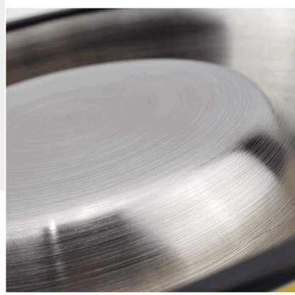 Acier inoxydable et dessous anti dérapant de notre gamelle captain america