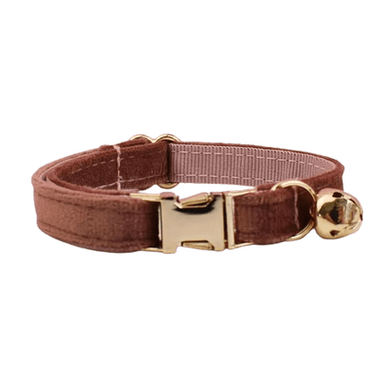 Collier en velours marron clair pour chat