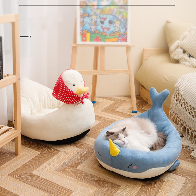 Grand lit pour chat en forme de canard et de baleine