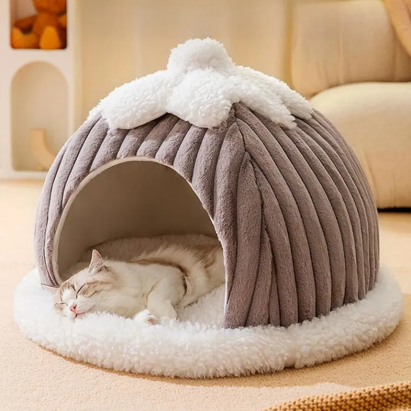 Couchage gris hivernal et doux pour chat