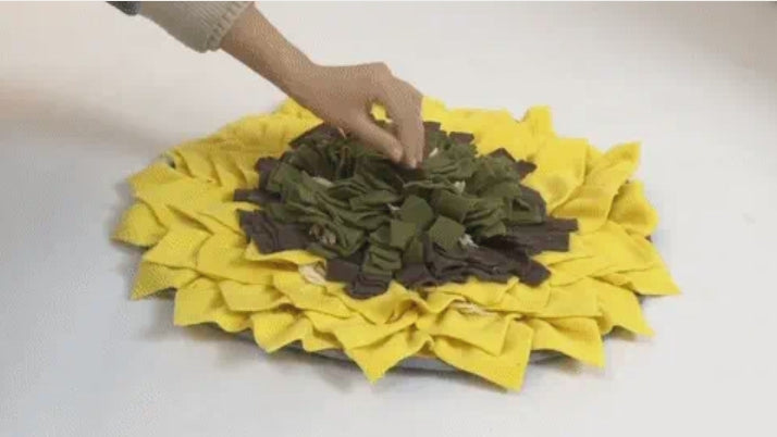 Tapis de fouille pour chien en forme de tournesol