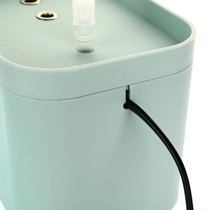Fontaine à eau pour chat alimenté électriquement